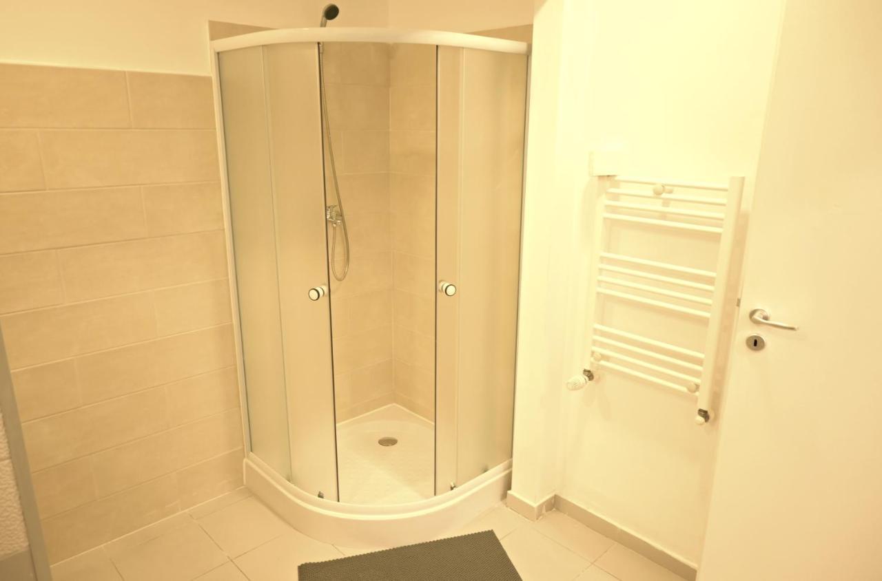 Luana Airport Apartments #4 Otopeni Bagian luar foto