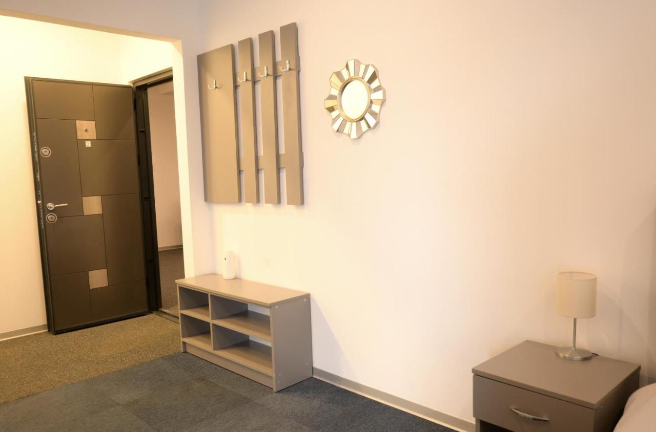 Luana Airport Apartments #4 Otopeni Bagian luar foto
