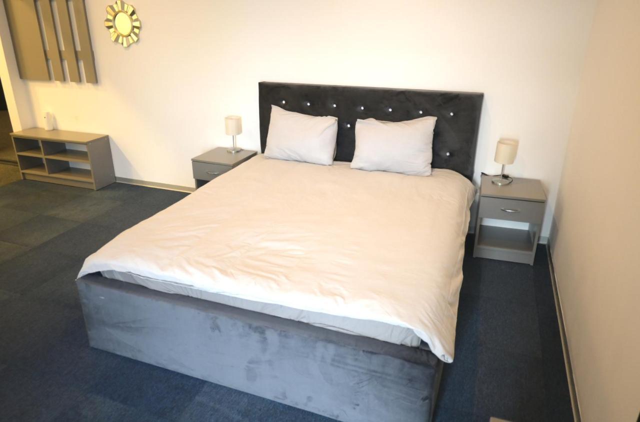 Luana Airport Apartments #4 Otopeni Bagian luar foto