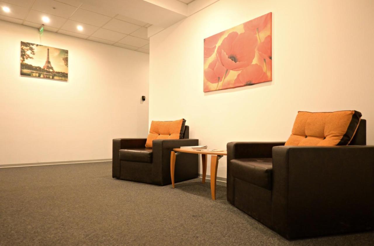 Luana Airport Apartments #4 Otopeni Bagian luar foto